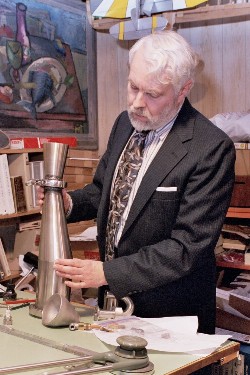 Larry Cottrill and Cyclodyne engine prototype parts, summer 2010